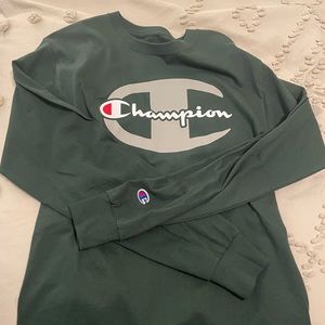 Green champion long sleeve
